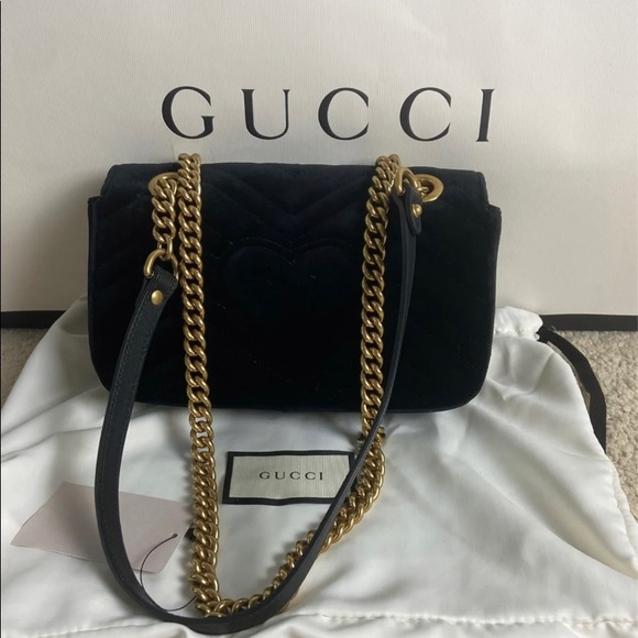 GUCCI
GG Marmont small crystal velvet shoulder bag - Picture 5 of 9